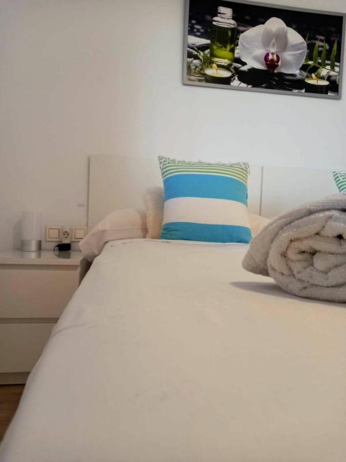 Atico Con Piscina Y Vistas Al Mar Habitat Litoral Apartment Malaga Bagian luar foto