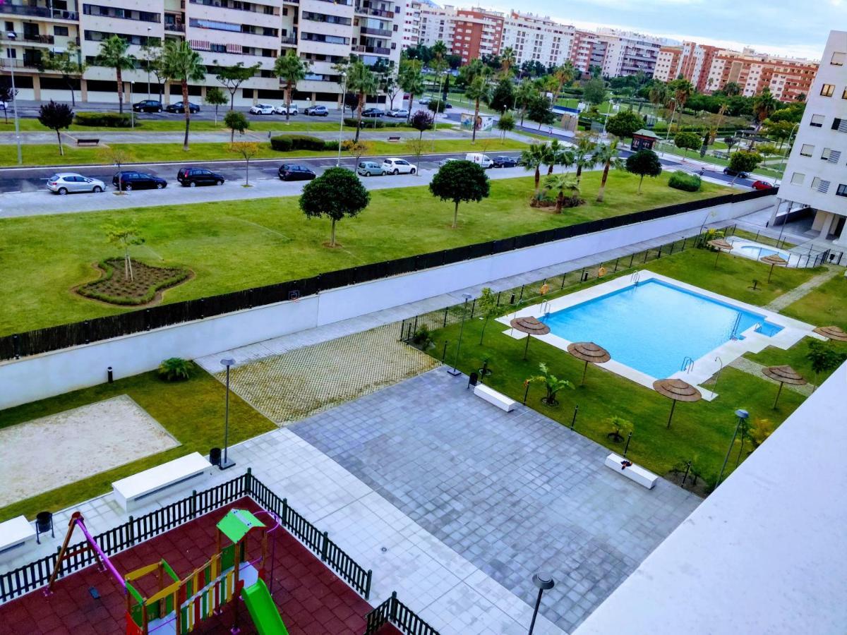 Atico Con Piscina Y Vistas Al Mar Habitat Litoral Apartment Malaga Bagian luar foto