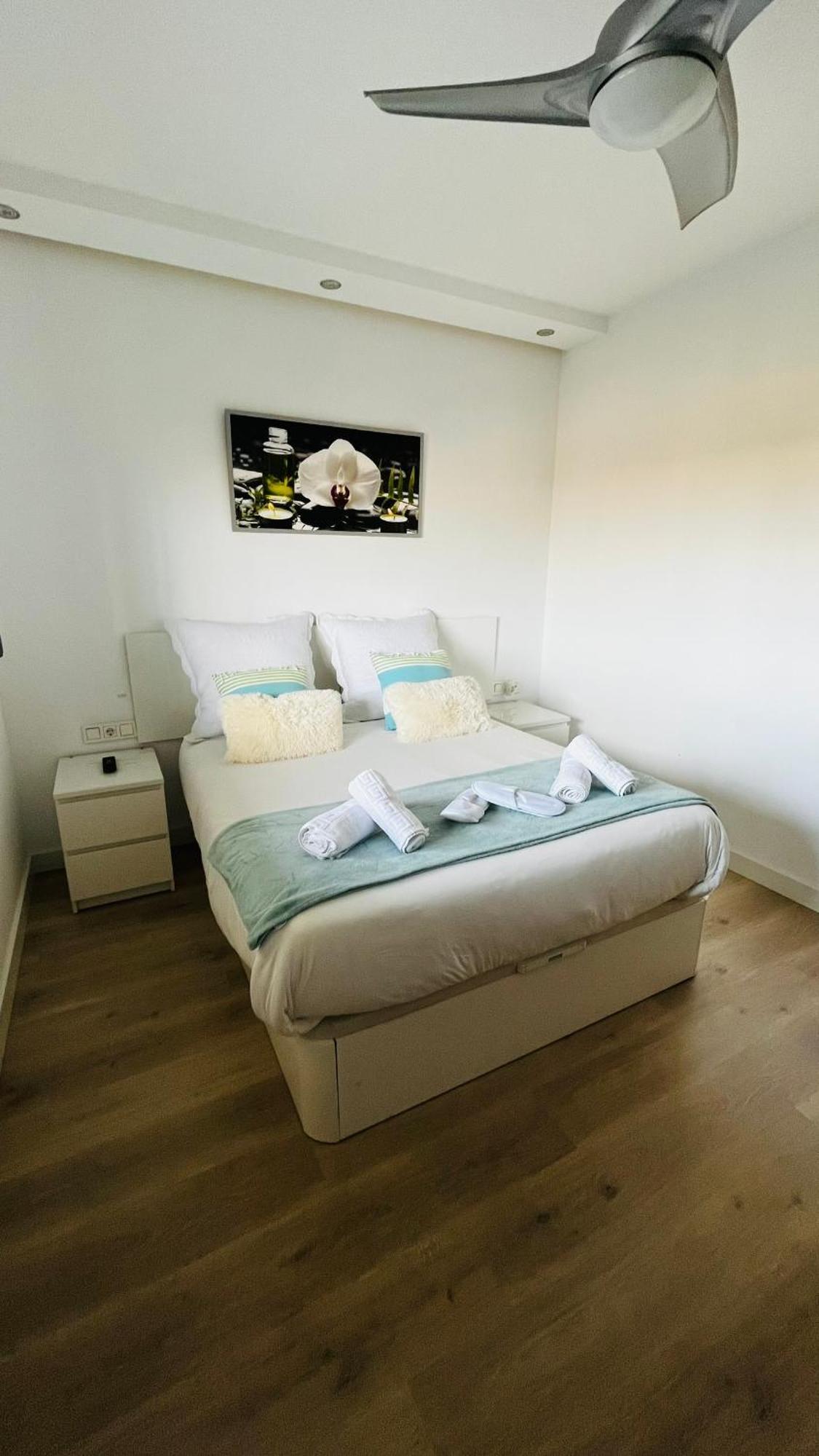 Atico Con Piscina Y Vistas Al Mar Habitat Litoral Apartment Malaga Bagian luar foto